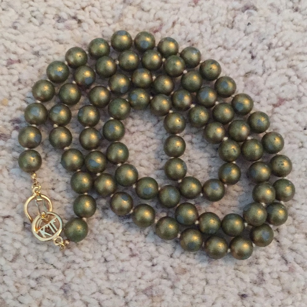 Kenneth J Lane Green faux pearl strand
